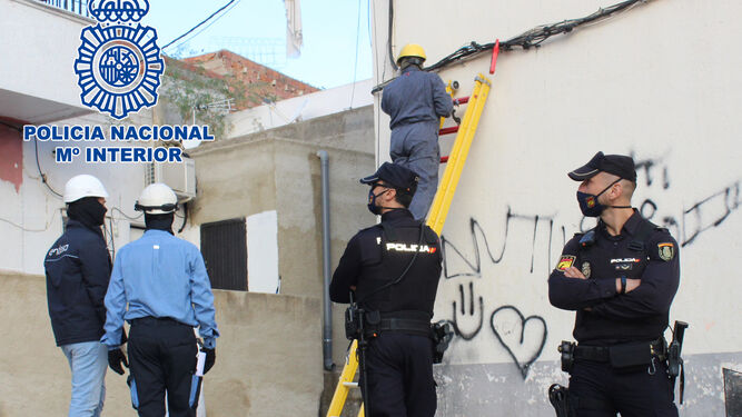 La Policía localiza 1.373 acometidas ilegales a la red eléctrica en lo que va de año en Almería