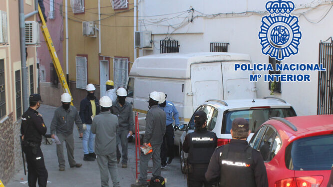 La Policía localiza 1.373 acometidas ilegales a la red eléctrica en lo que va de año en Almería