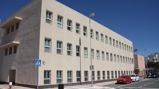 Edificio que actualmente ocupan los Servicios Sociales municipales, que pasará a ser el nuevo cuartel.