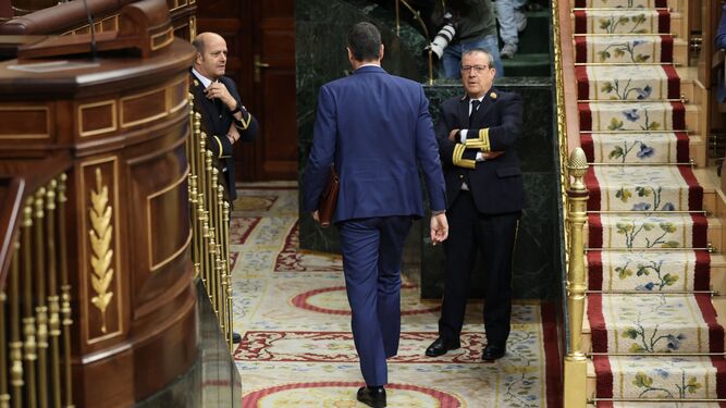 Pedro Sánchez se marcha del Congreso, el pasado miércoles.